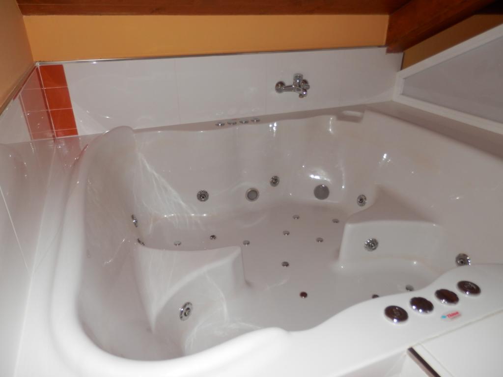 Apartamentos Monte Hernanz Riaza Eksteriør billede