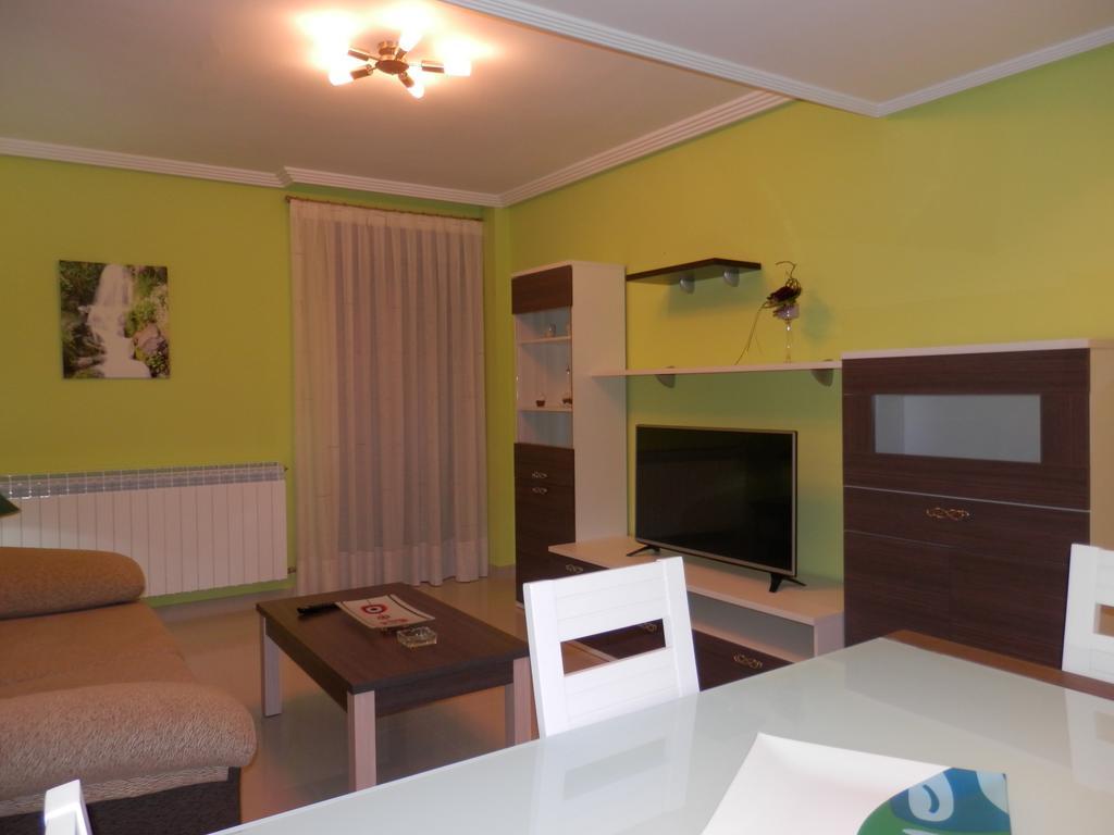 Apartamentos Monte Hernanz Riaza Eksteriør billede