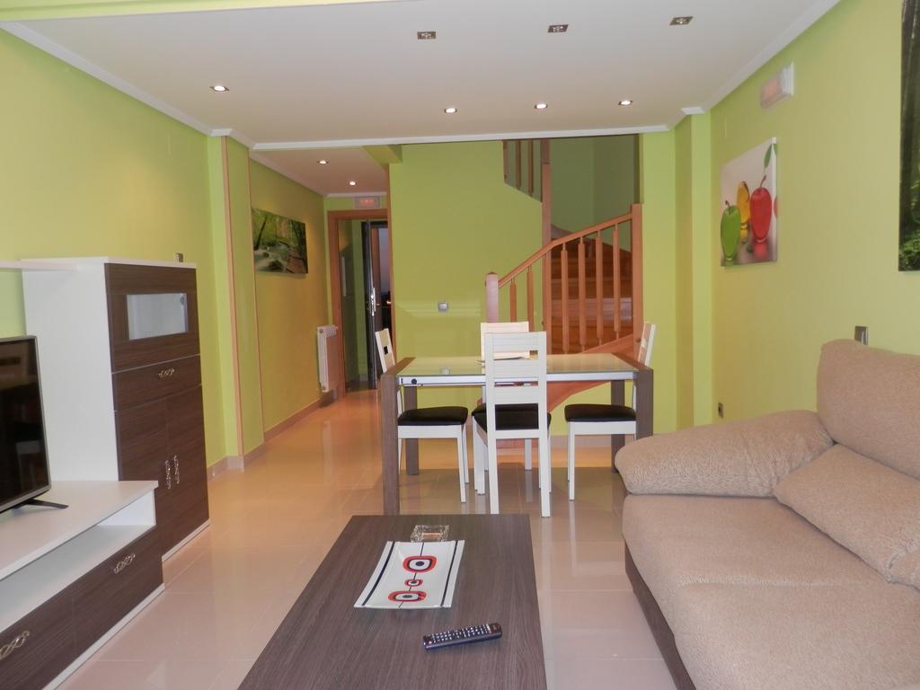 Apartamentos Monte Hernanz Riaza Eksteriør billede