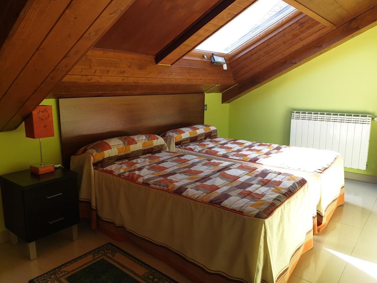 Apartamentos Monte Hernanz Riaza Eksteriør billede